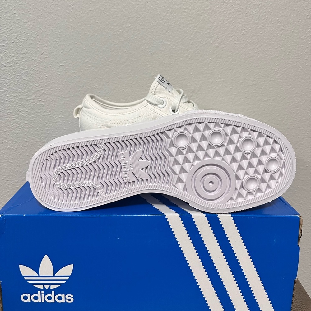 NWT Women’s Nizza Platform All White - Various Sizes Available - Picture 4 of 7